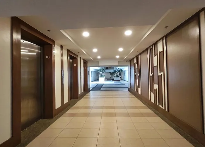 Appartement Tri-city 2 Bedroom With Spacious Balcony Manille